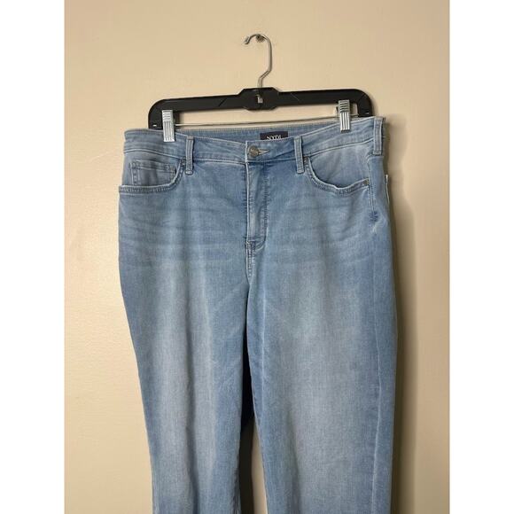 NYDJ Size 12 Stretch Cool Embrace Hollander Wash Marilyn Straight Cropped Jeans - Picture 2 of 8